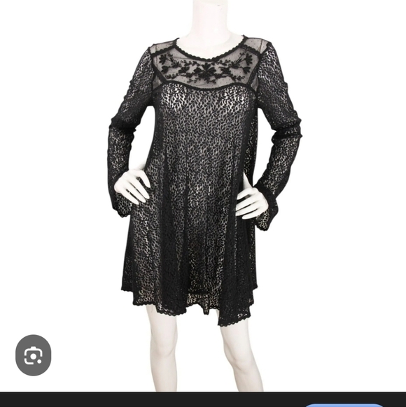Free People Dresses & Skirts - Free People Floral Mesh Lace Dress black Size Large